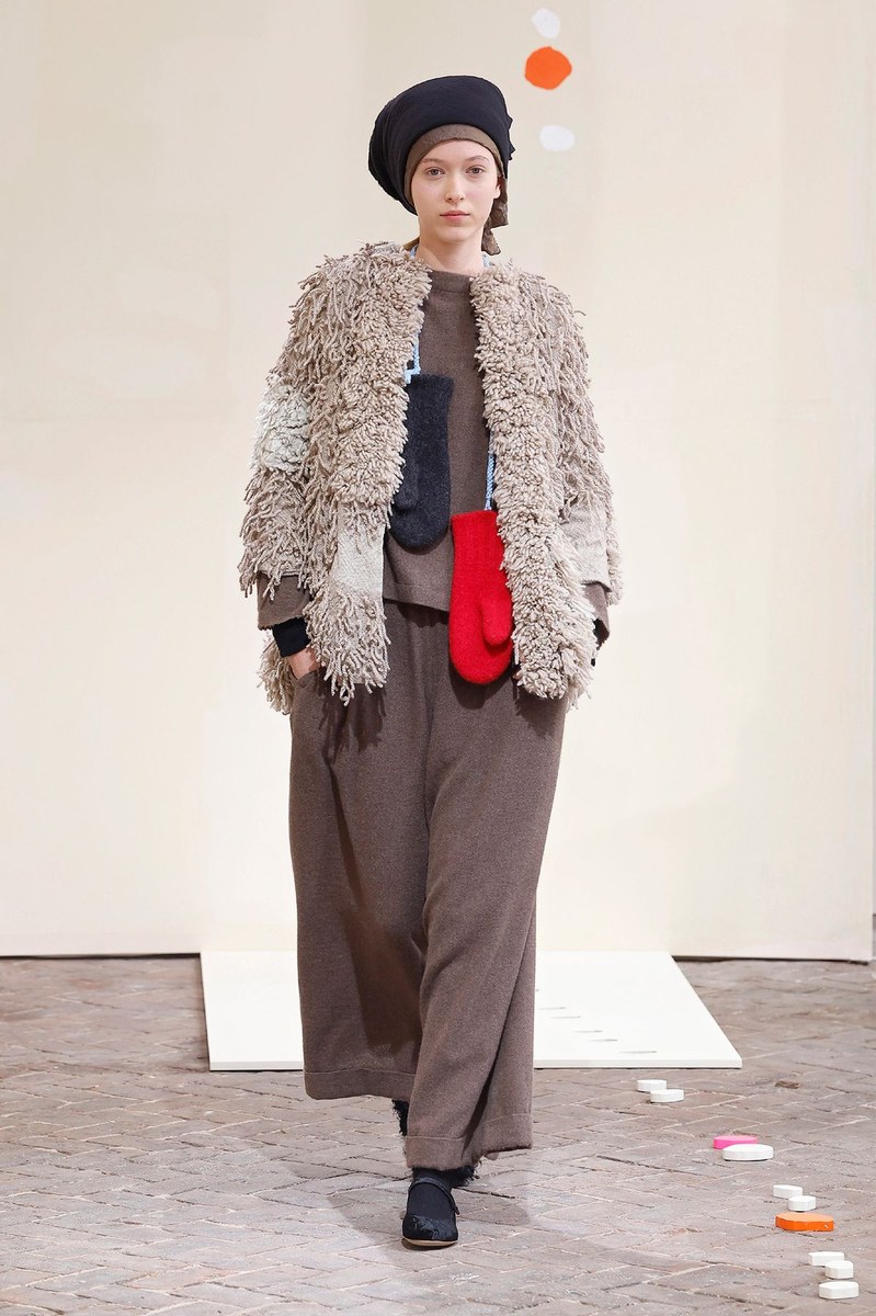 Look 18