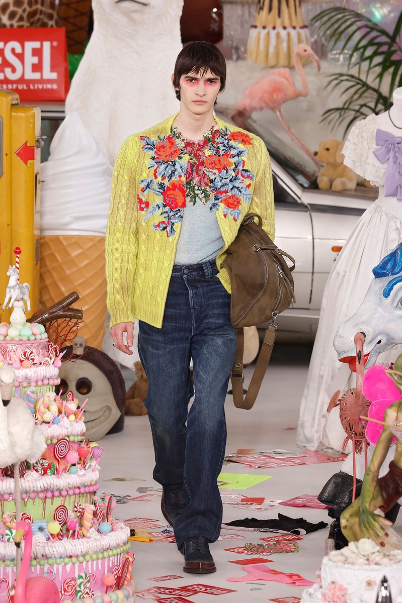 Look 18