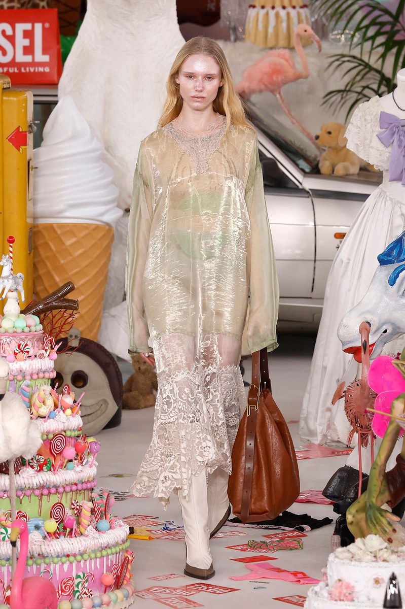Look 28