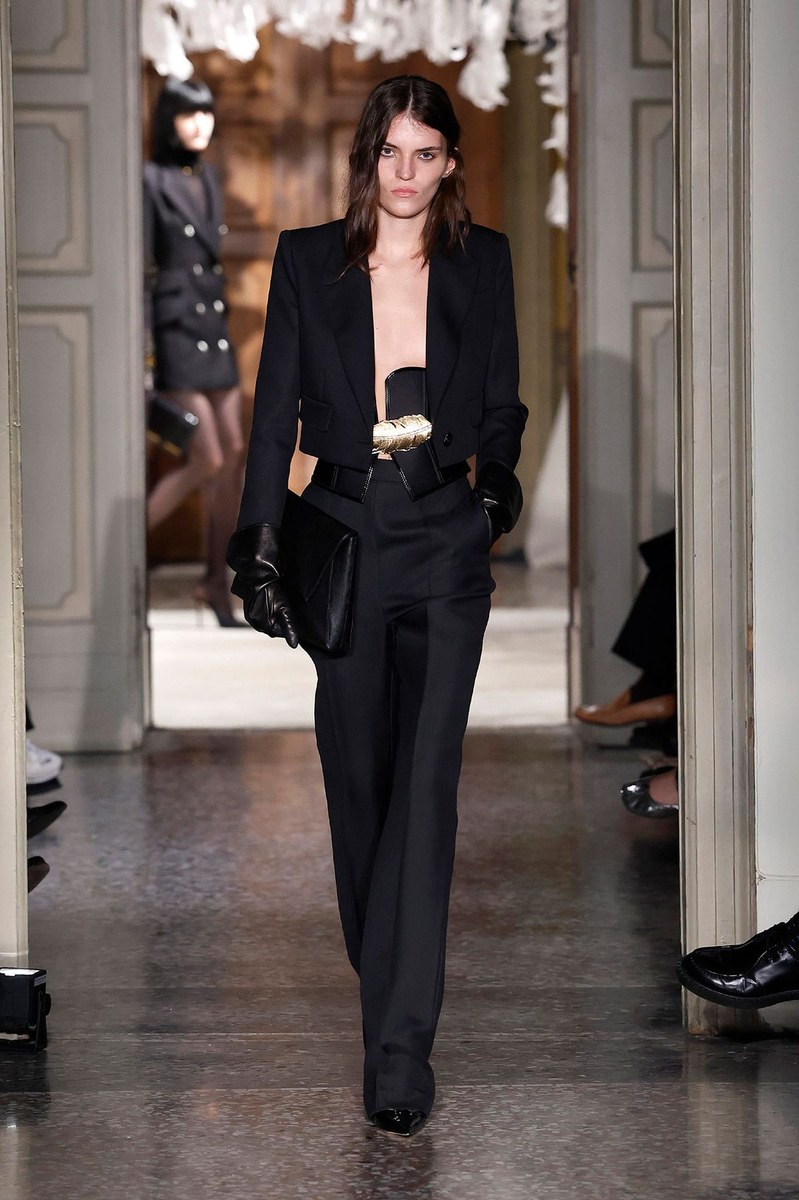 Look 11