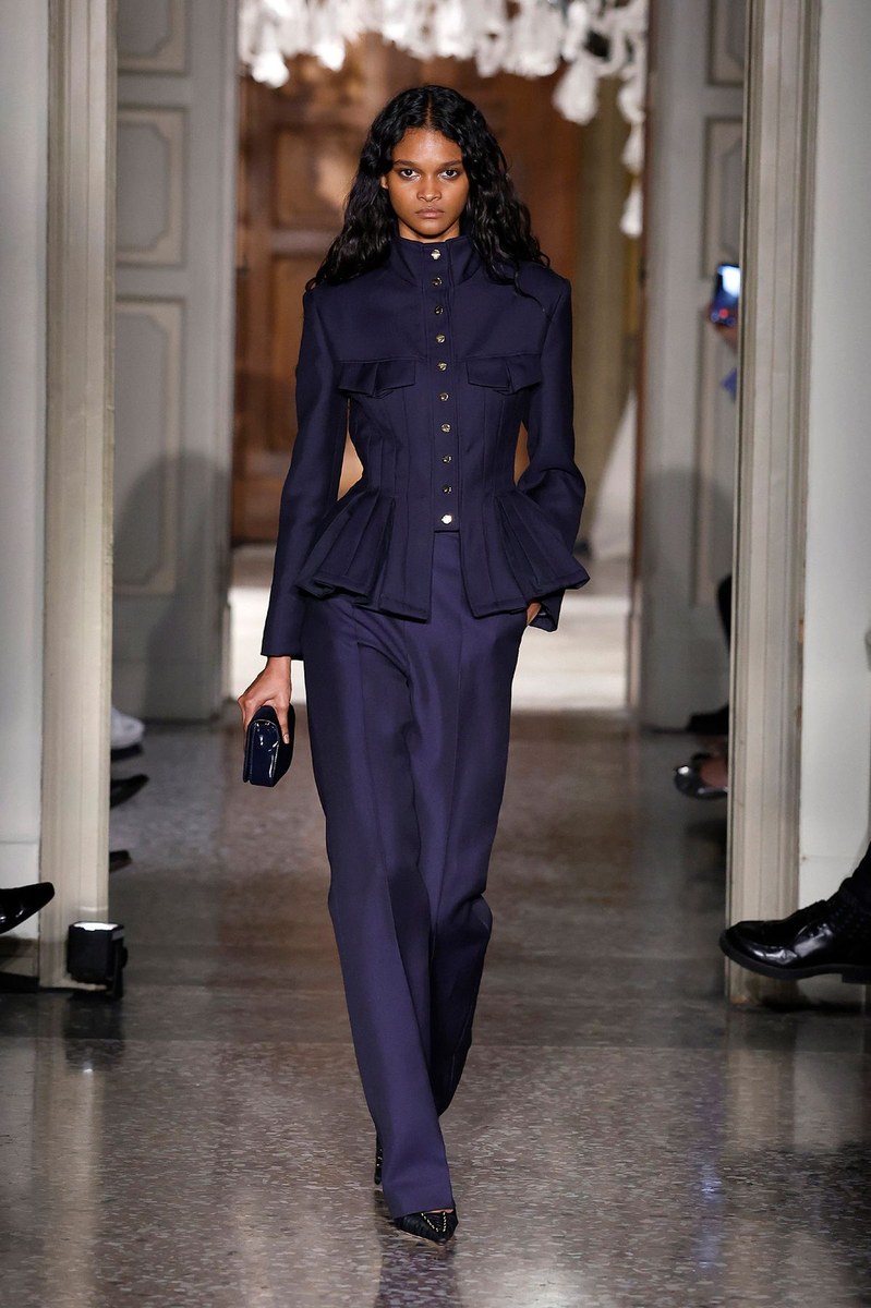 Look 13