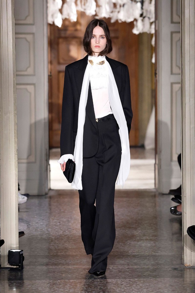 Look 18