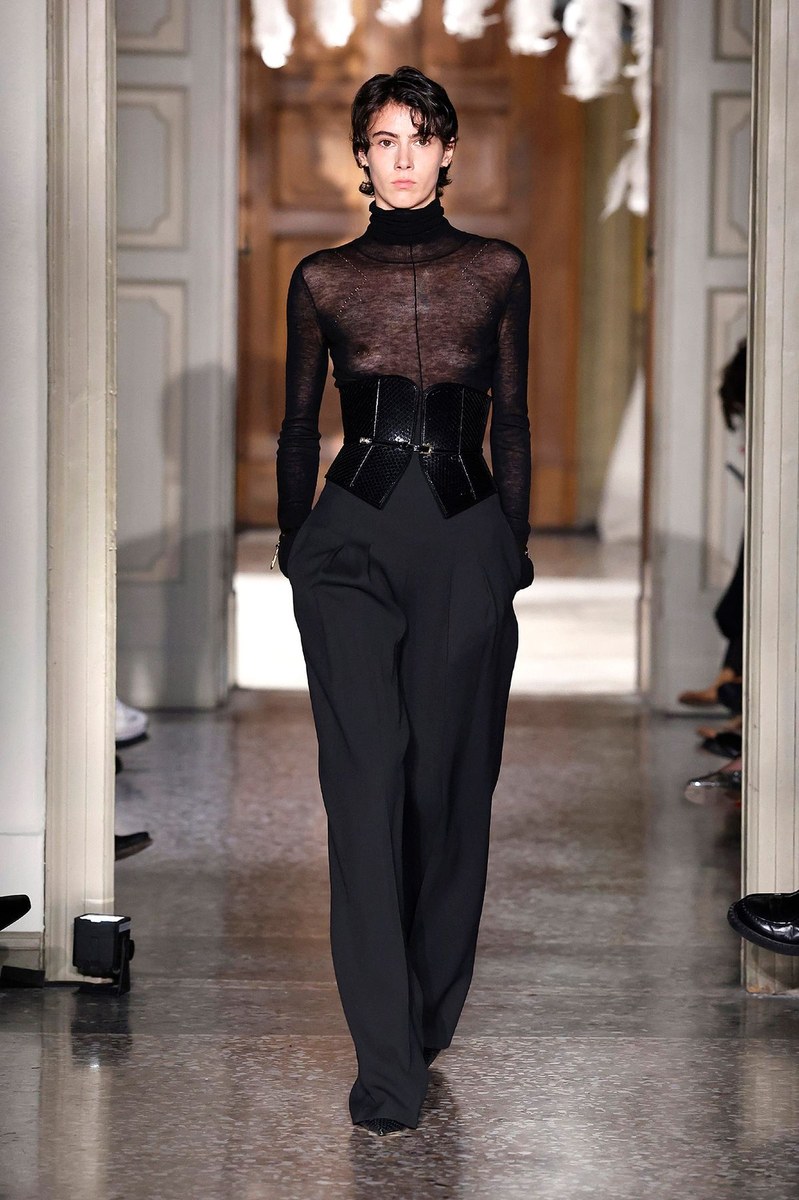 Look 32