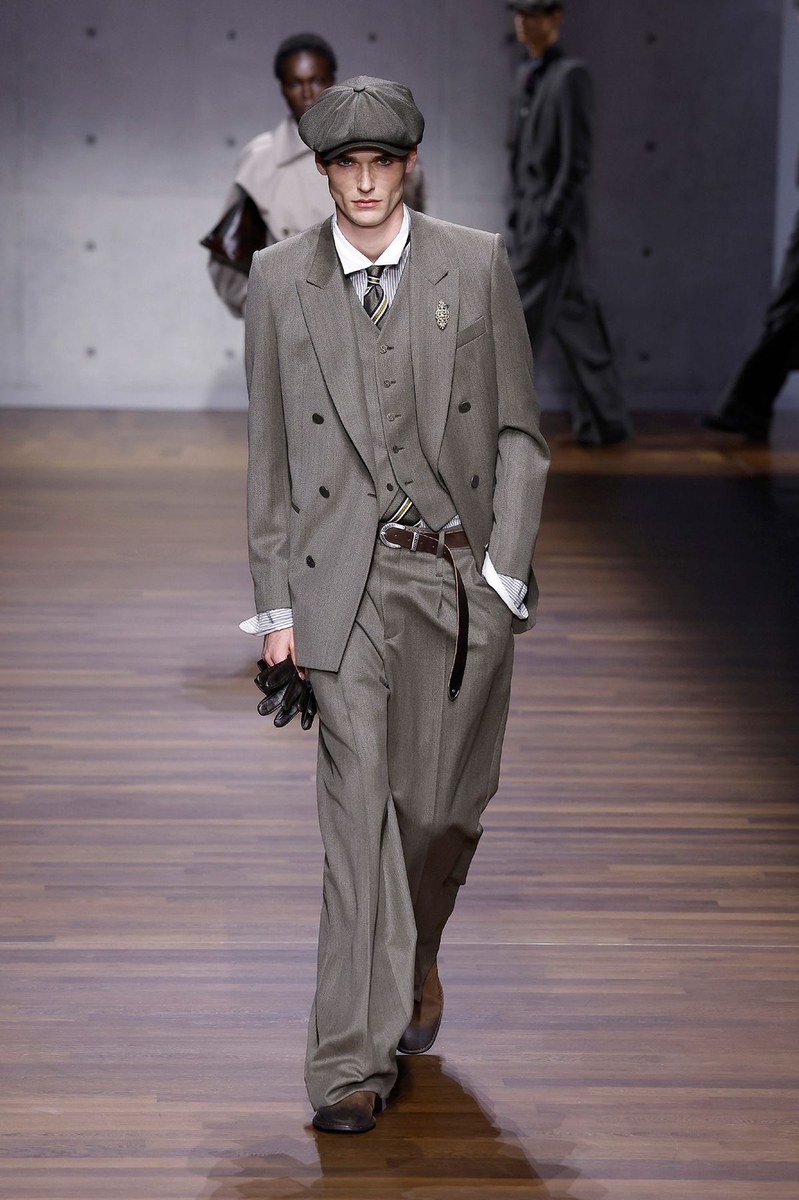 Look 3