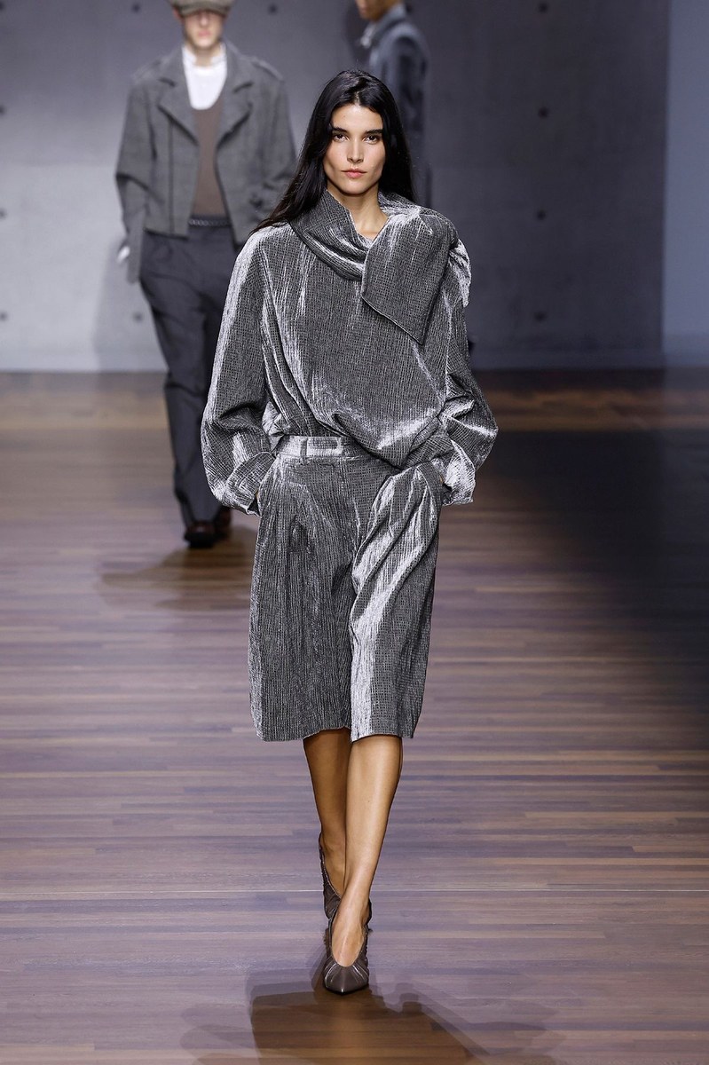Look 15