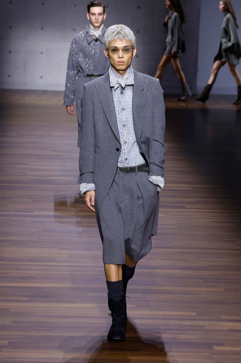 Look 17