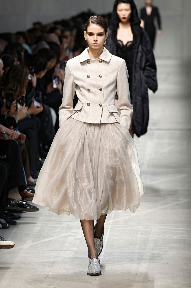 Look 3