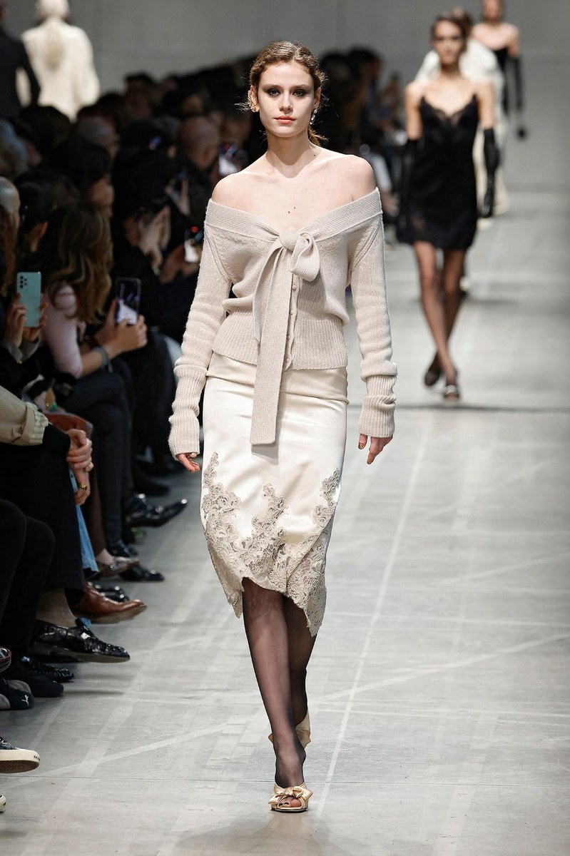 Look 11