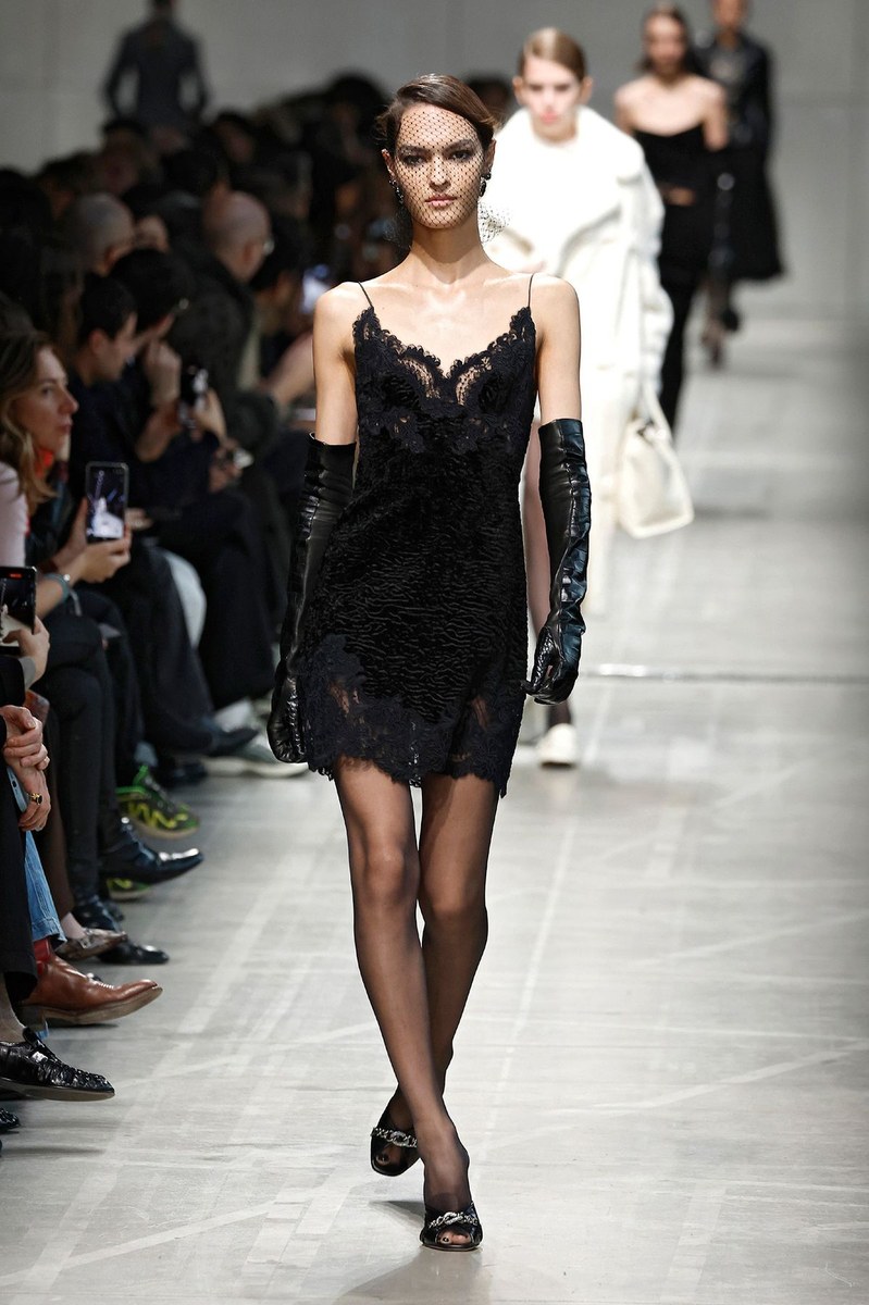 Look 12