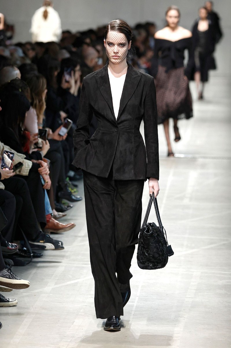 Look 18