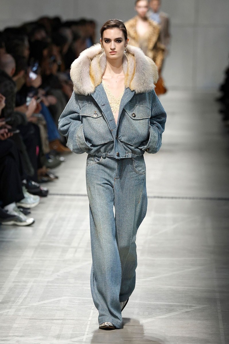 Look 28