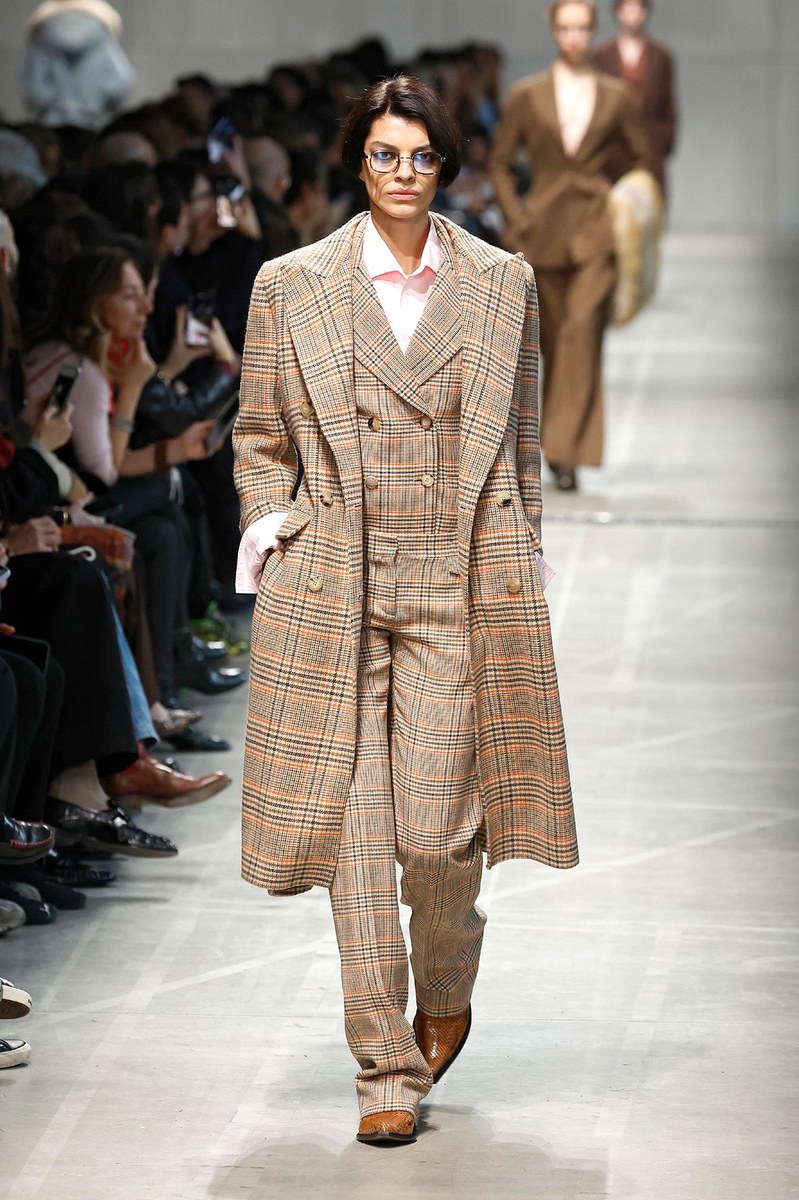 Look 32