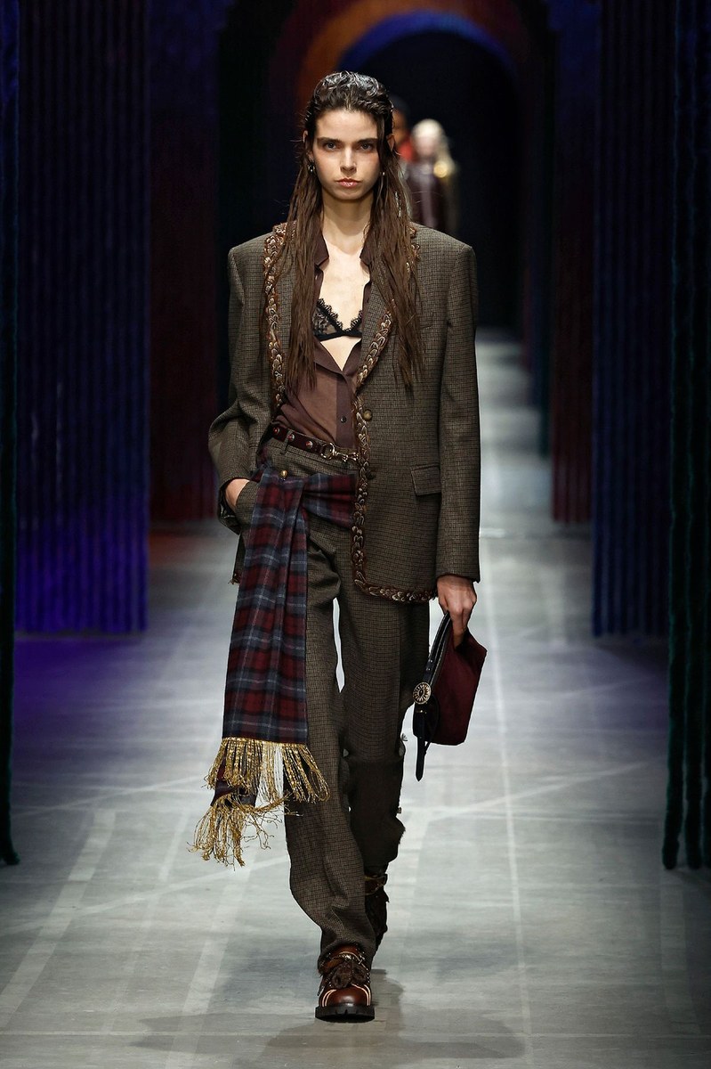 Look 4