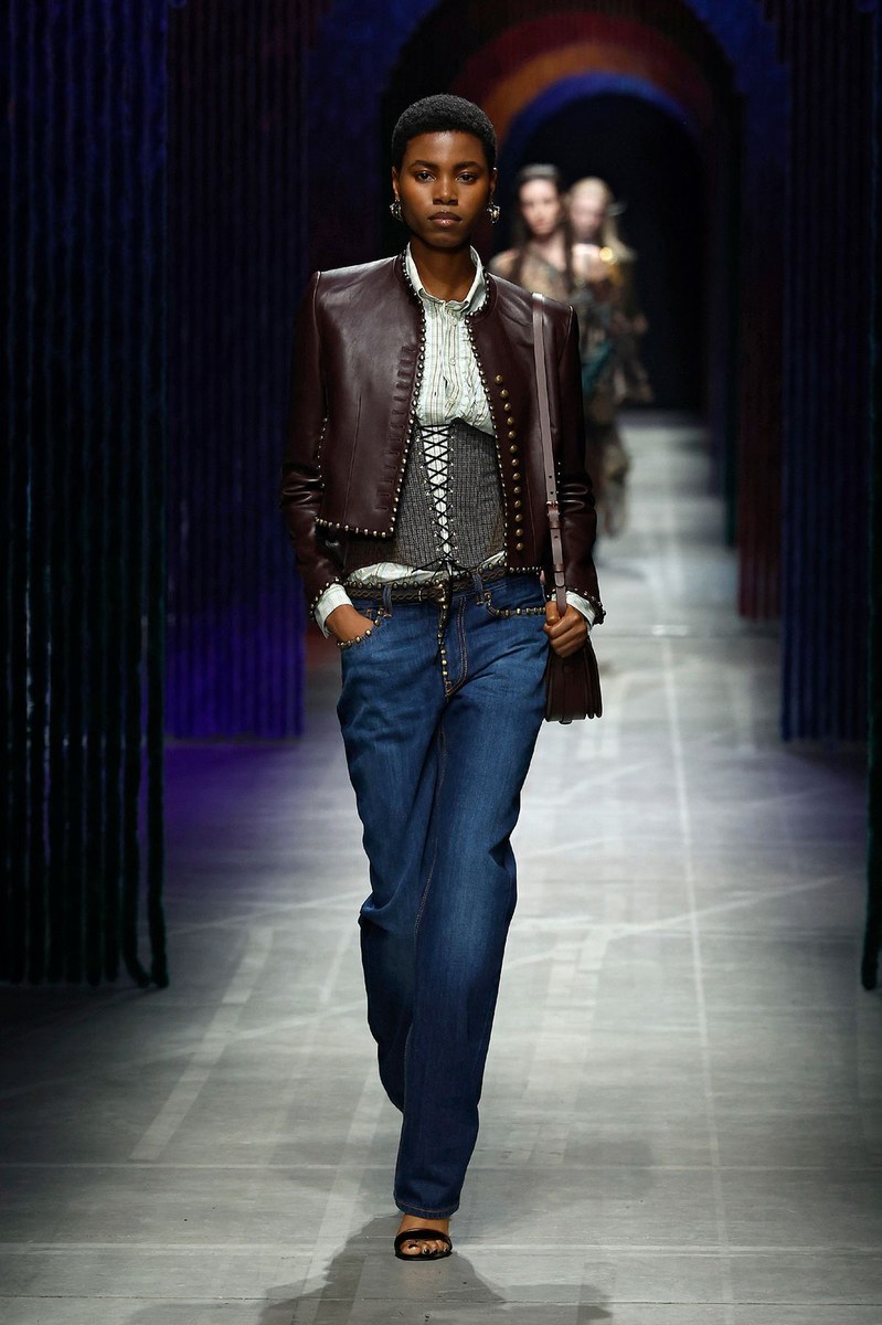 Look 5