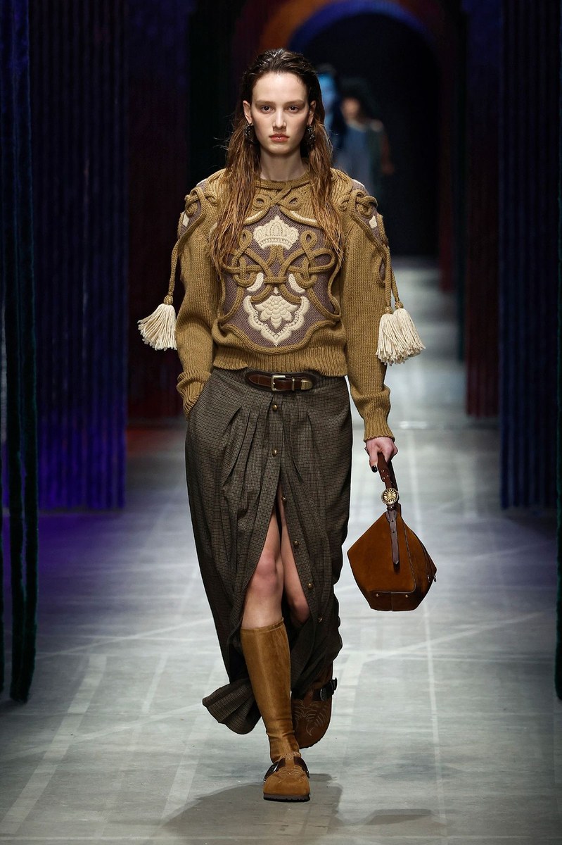 Look 11