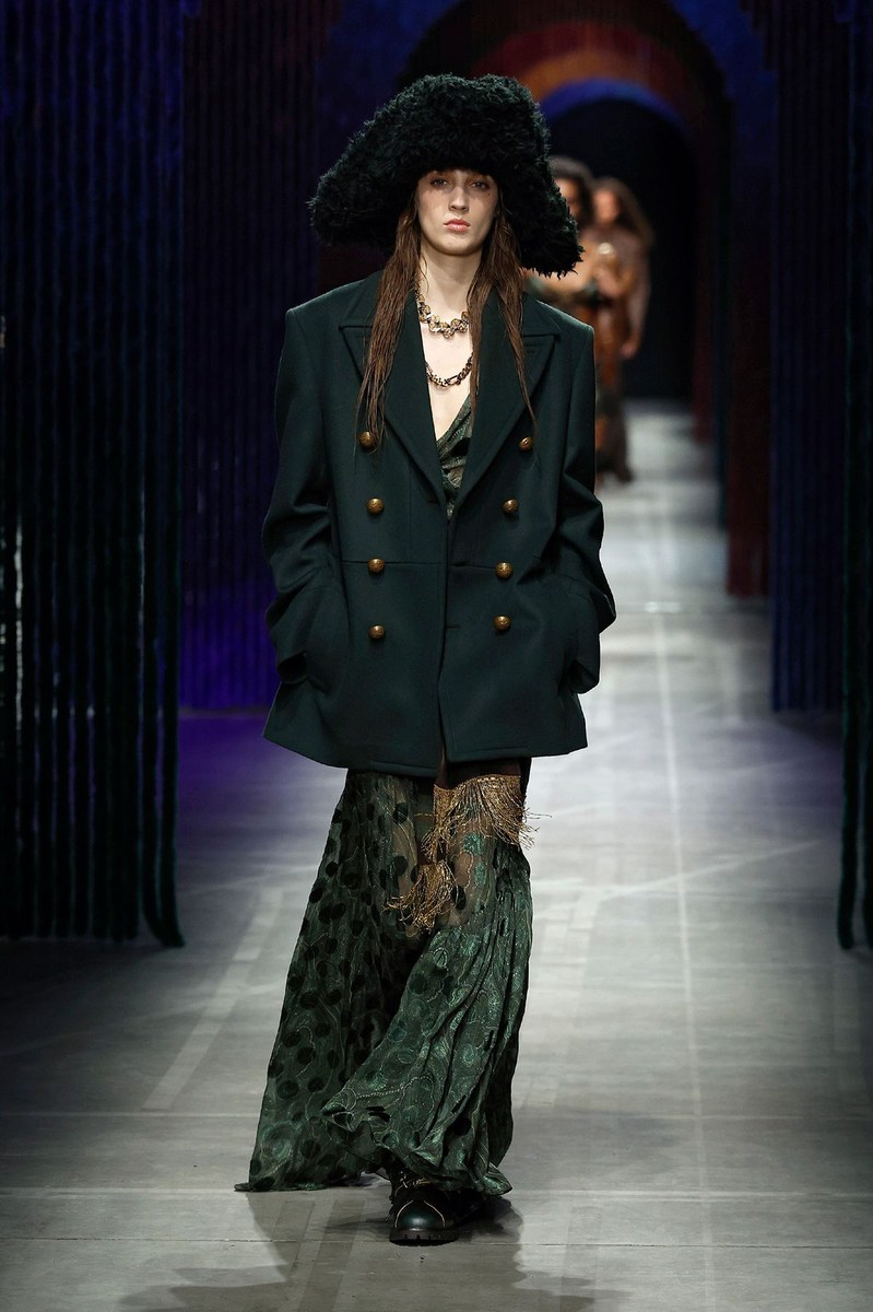 Look 13
