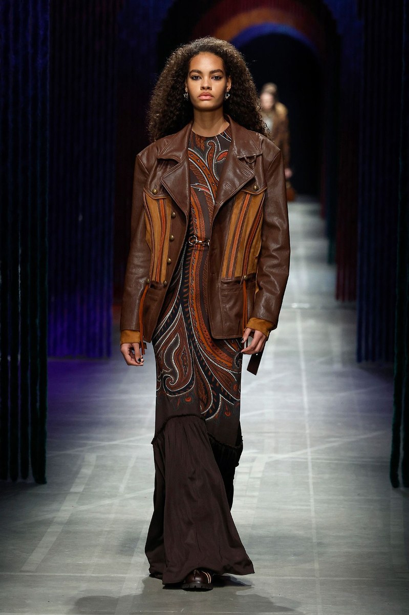 Look 15
