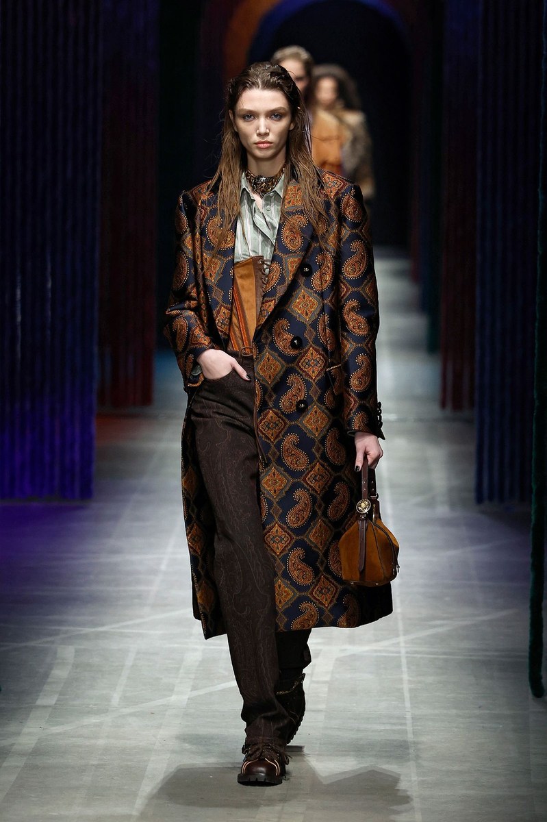 Look 17
