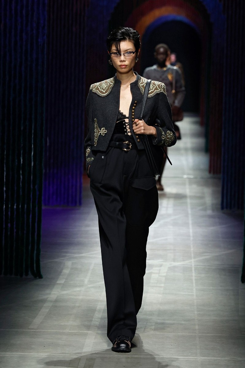 Look 24