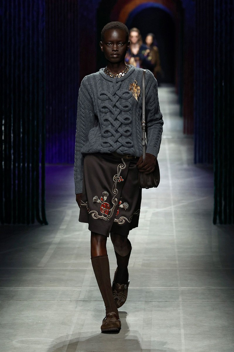 Look 25