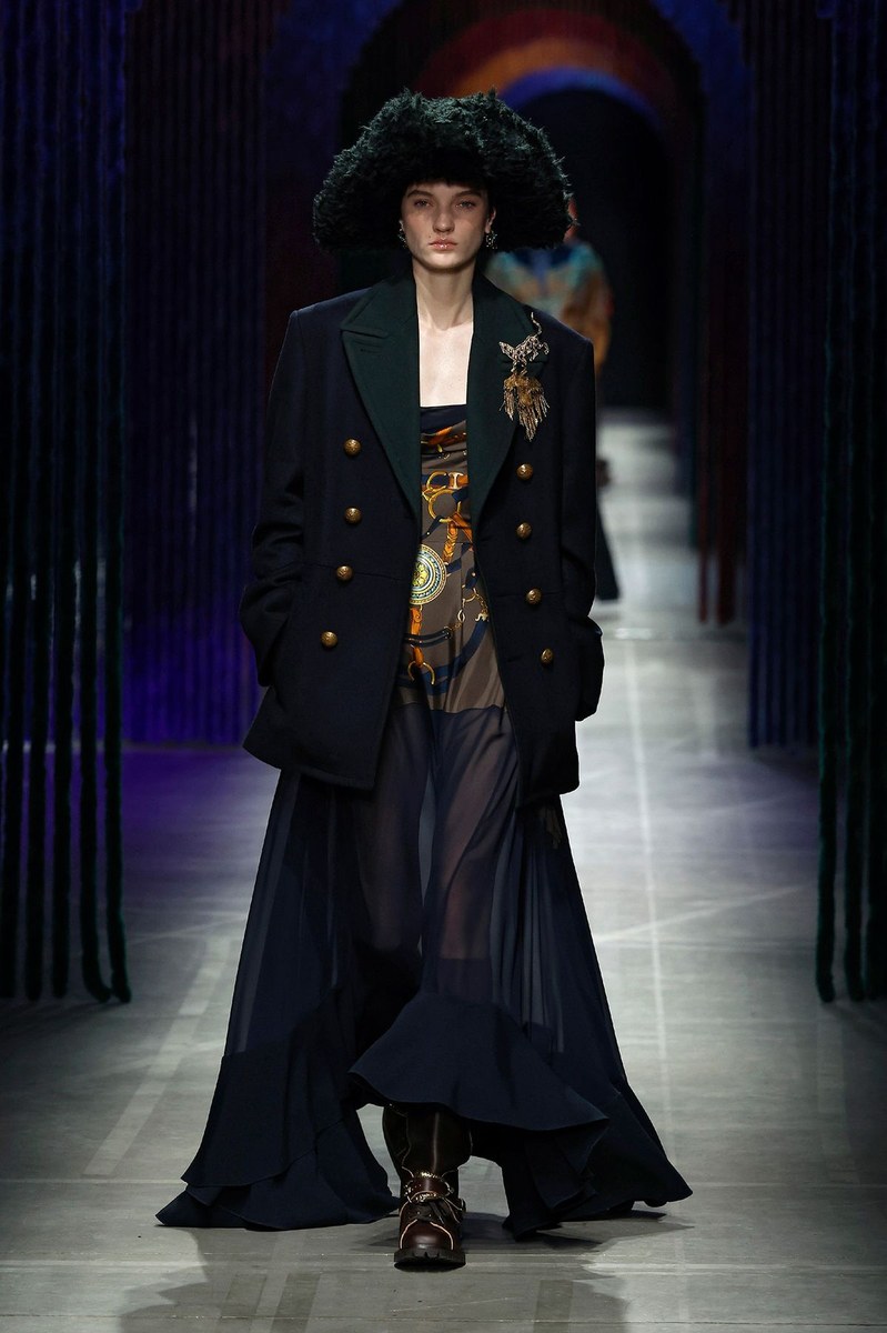 Look 30