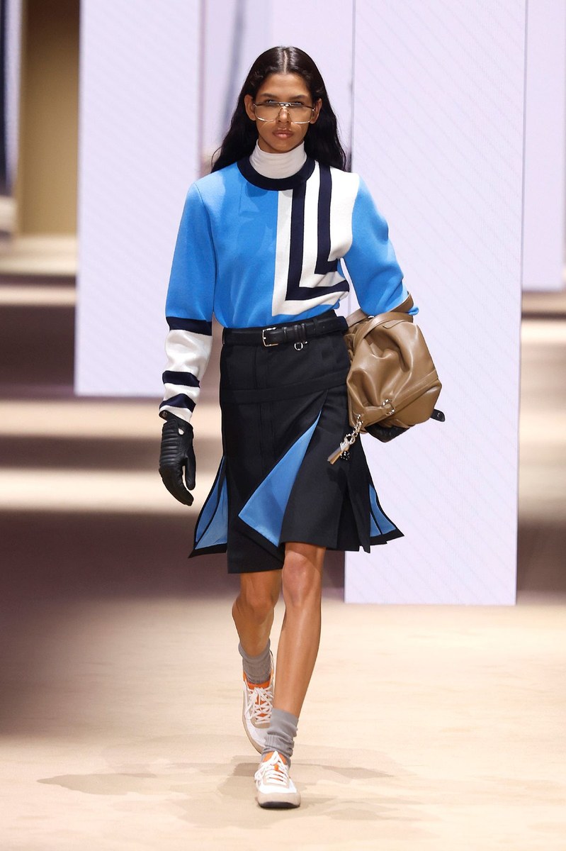 Look 11
