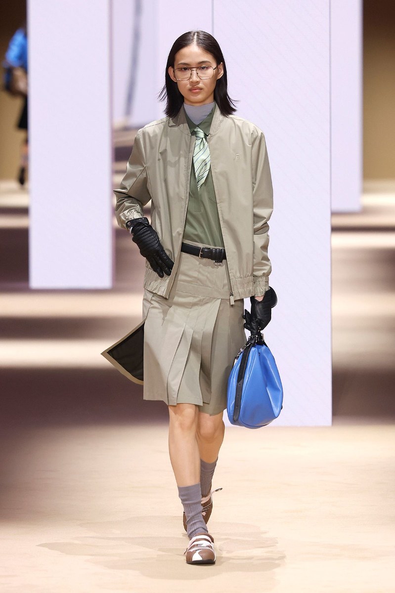 Look 15