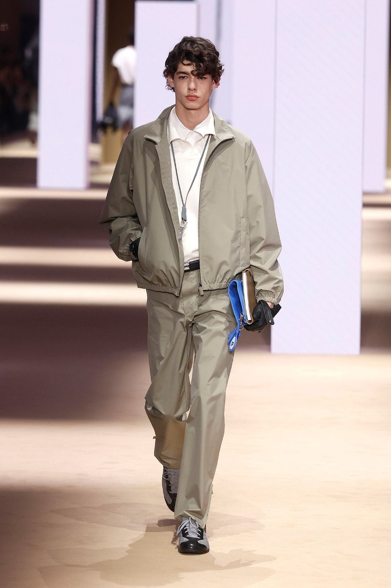 Look 17