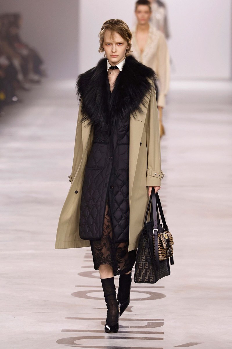 Look 18