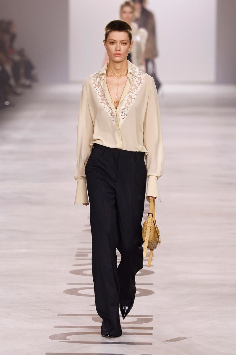 Look 19