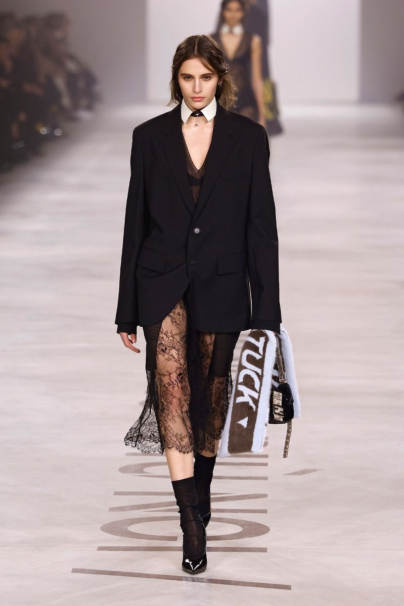 Look 24