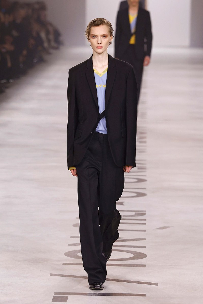 Look 30