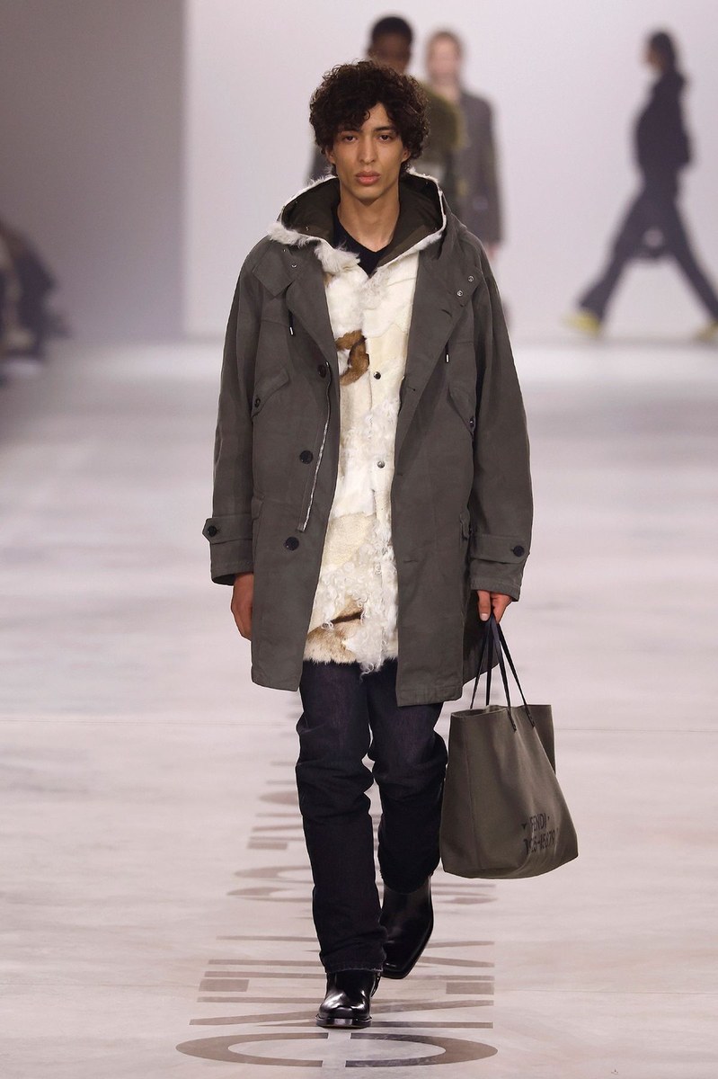 Look 43