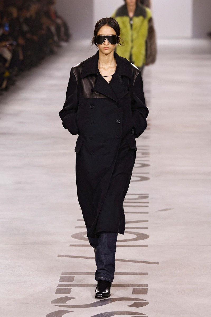 Look 50
