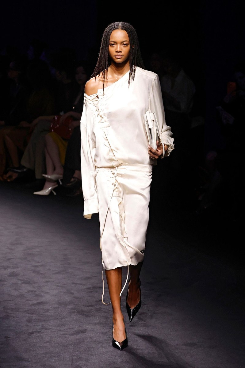 Look 12