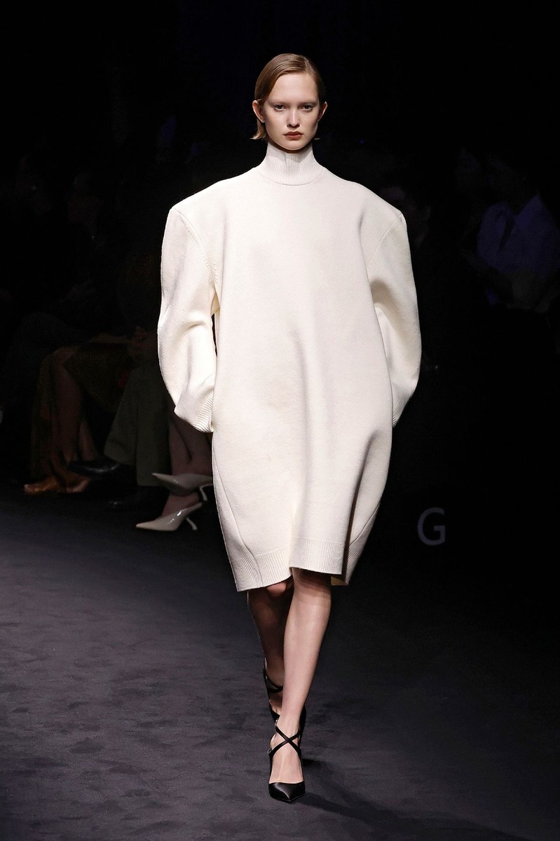 Look 32