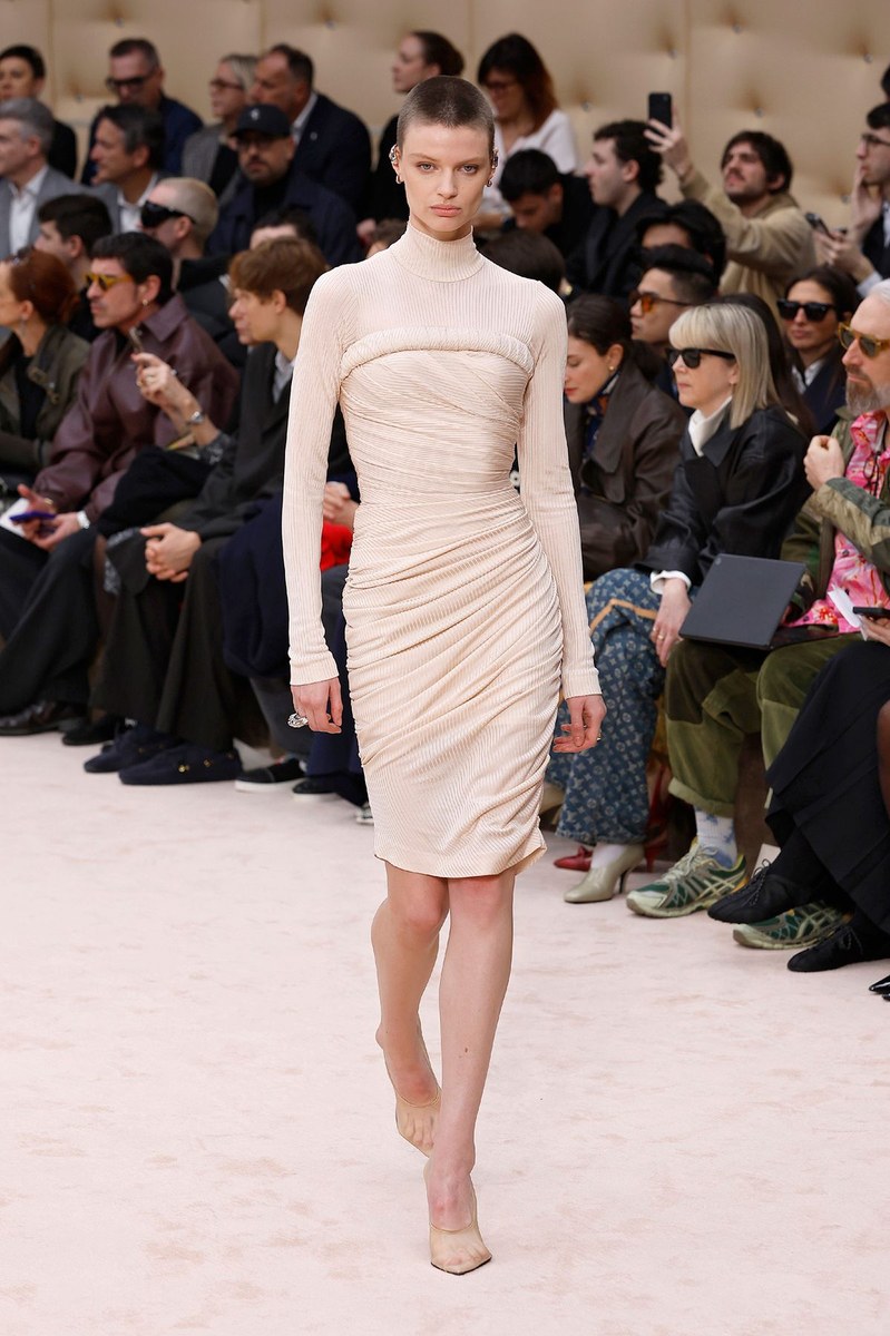 Look 10