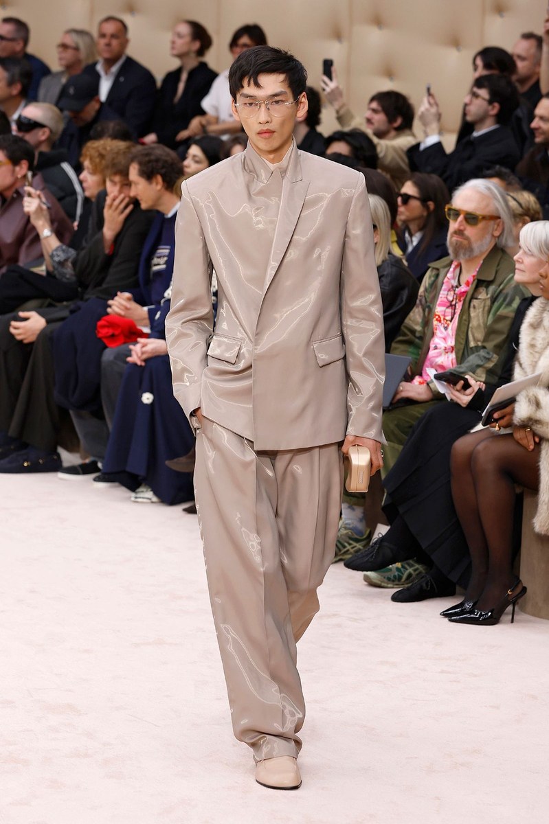 Look 15