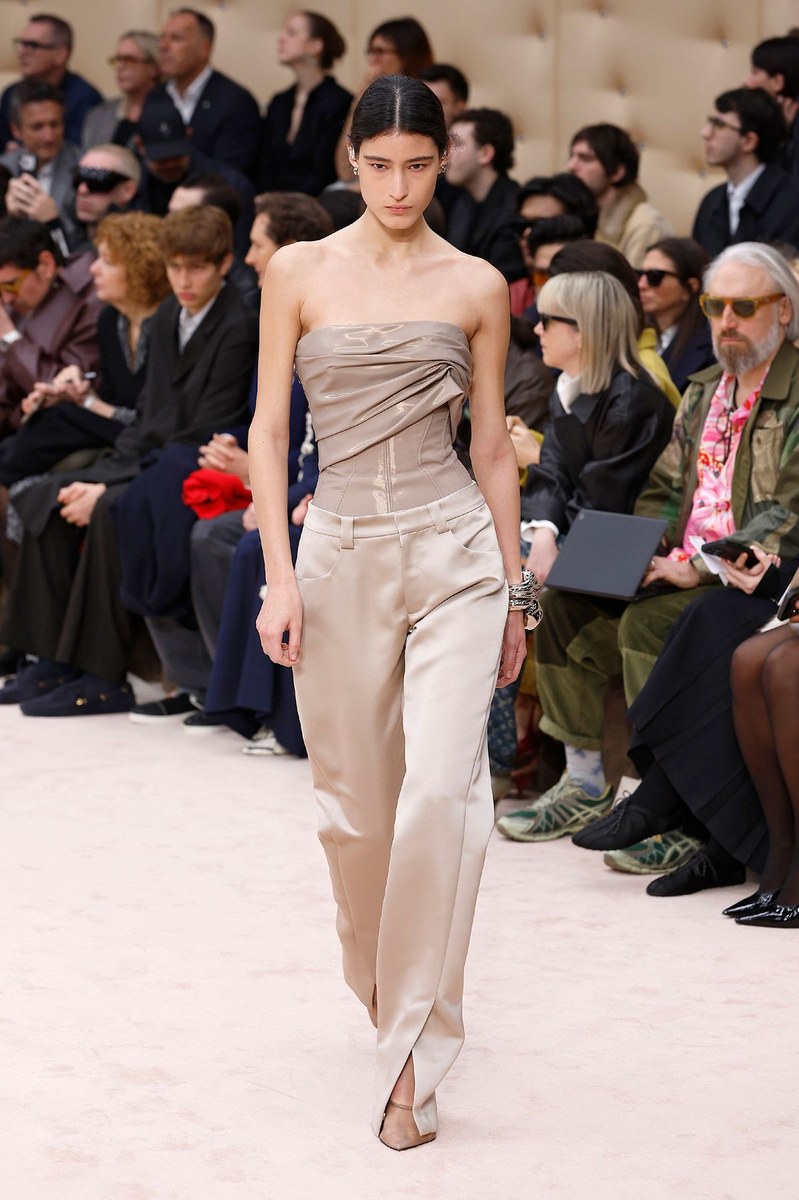 Look 17