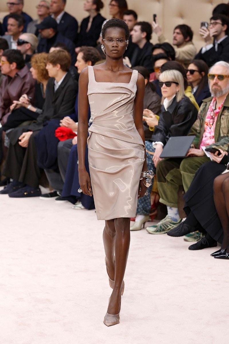 Look 18
