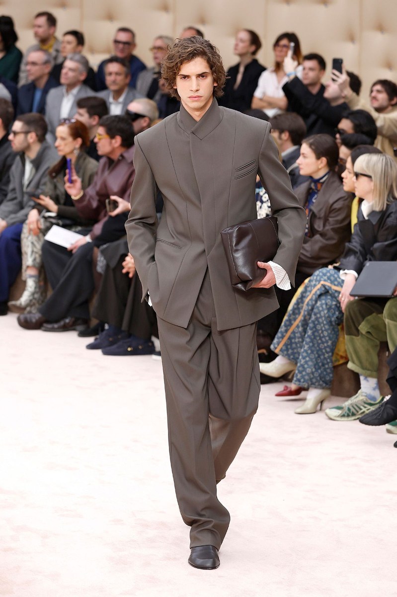 Look 24