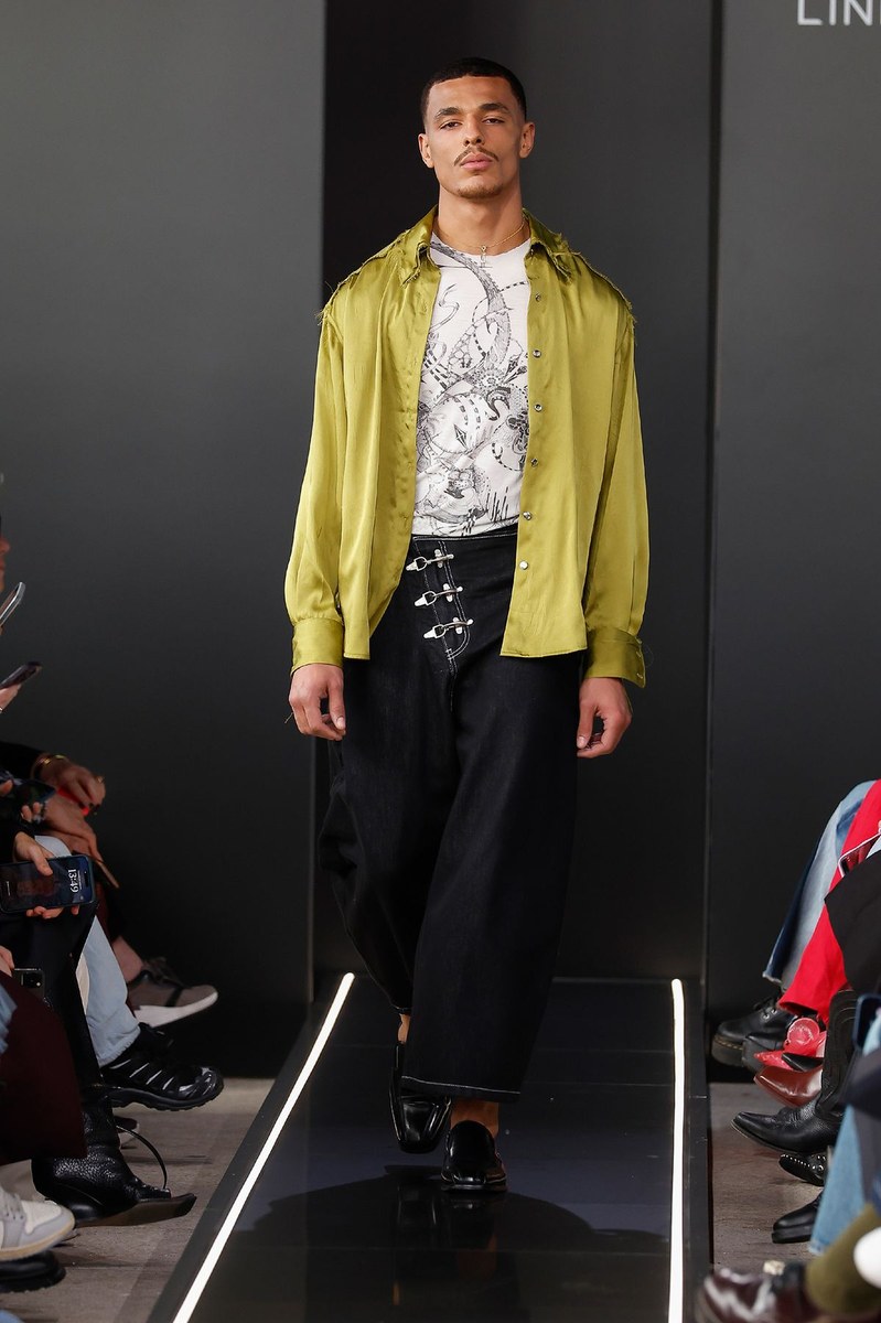 Look 18