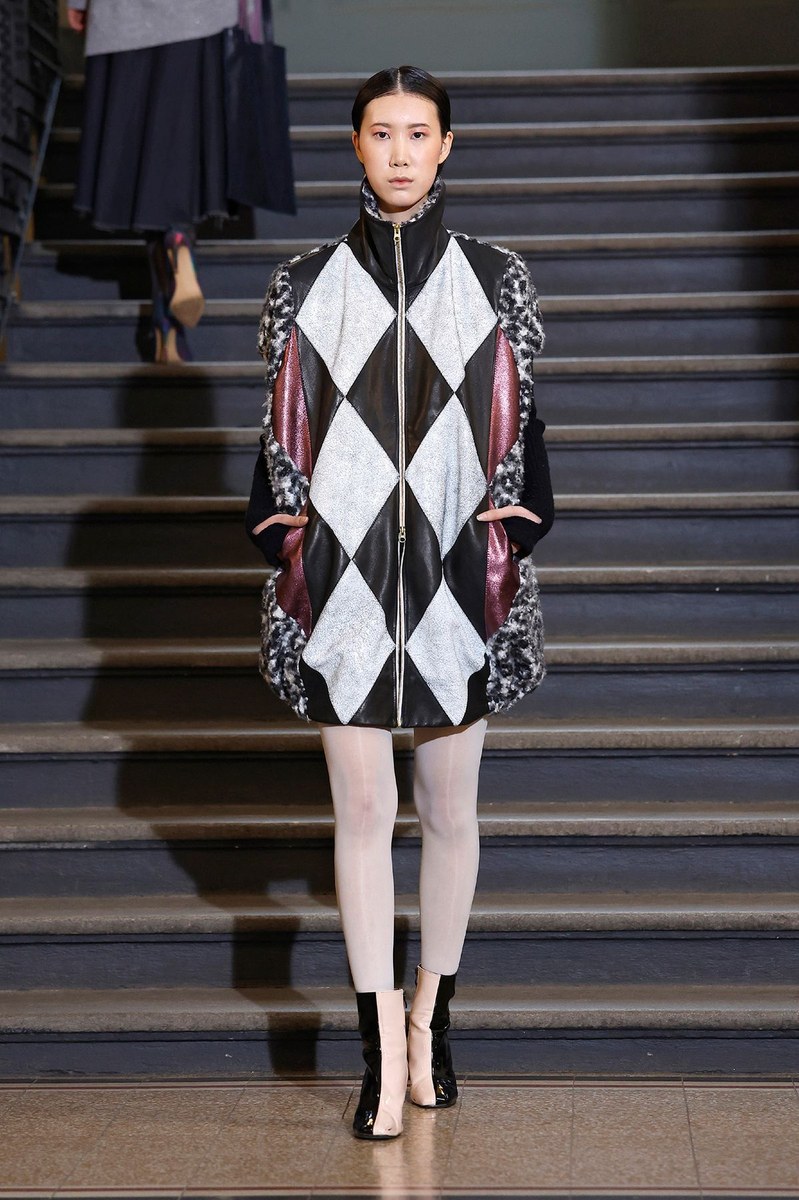 Look 7