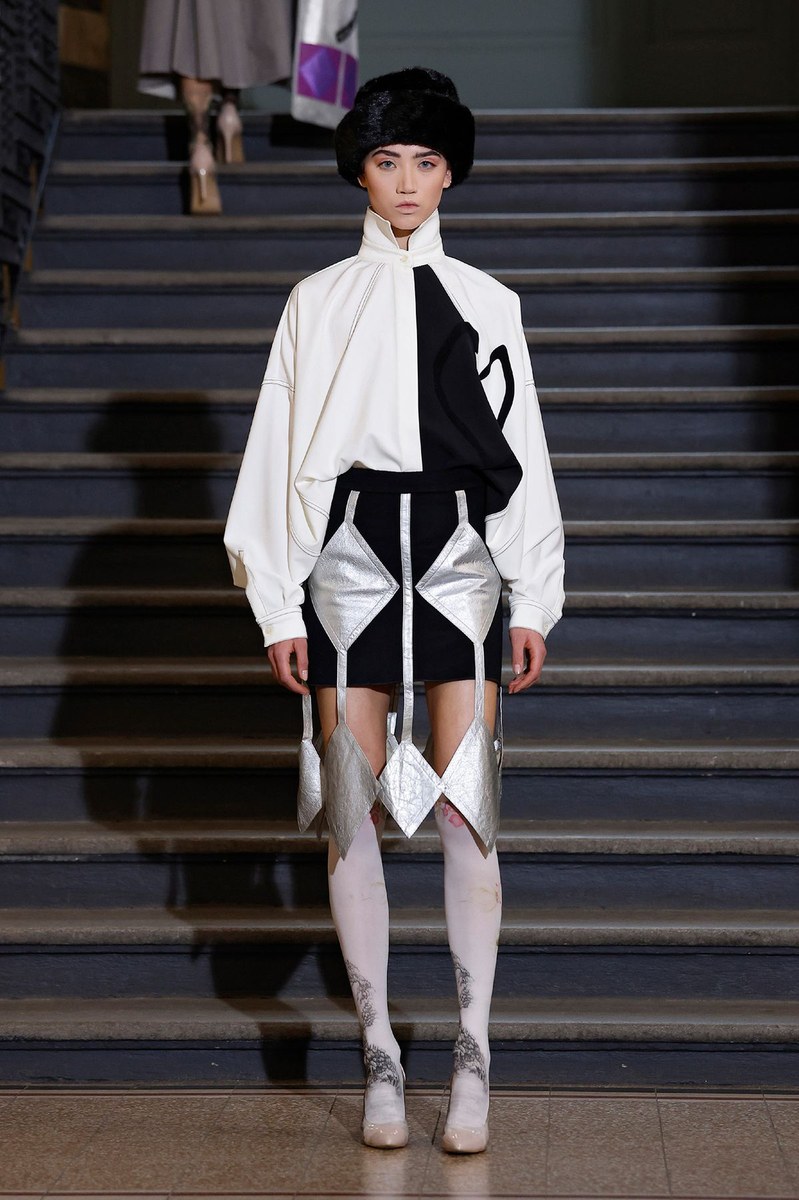 Look 8