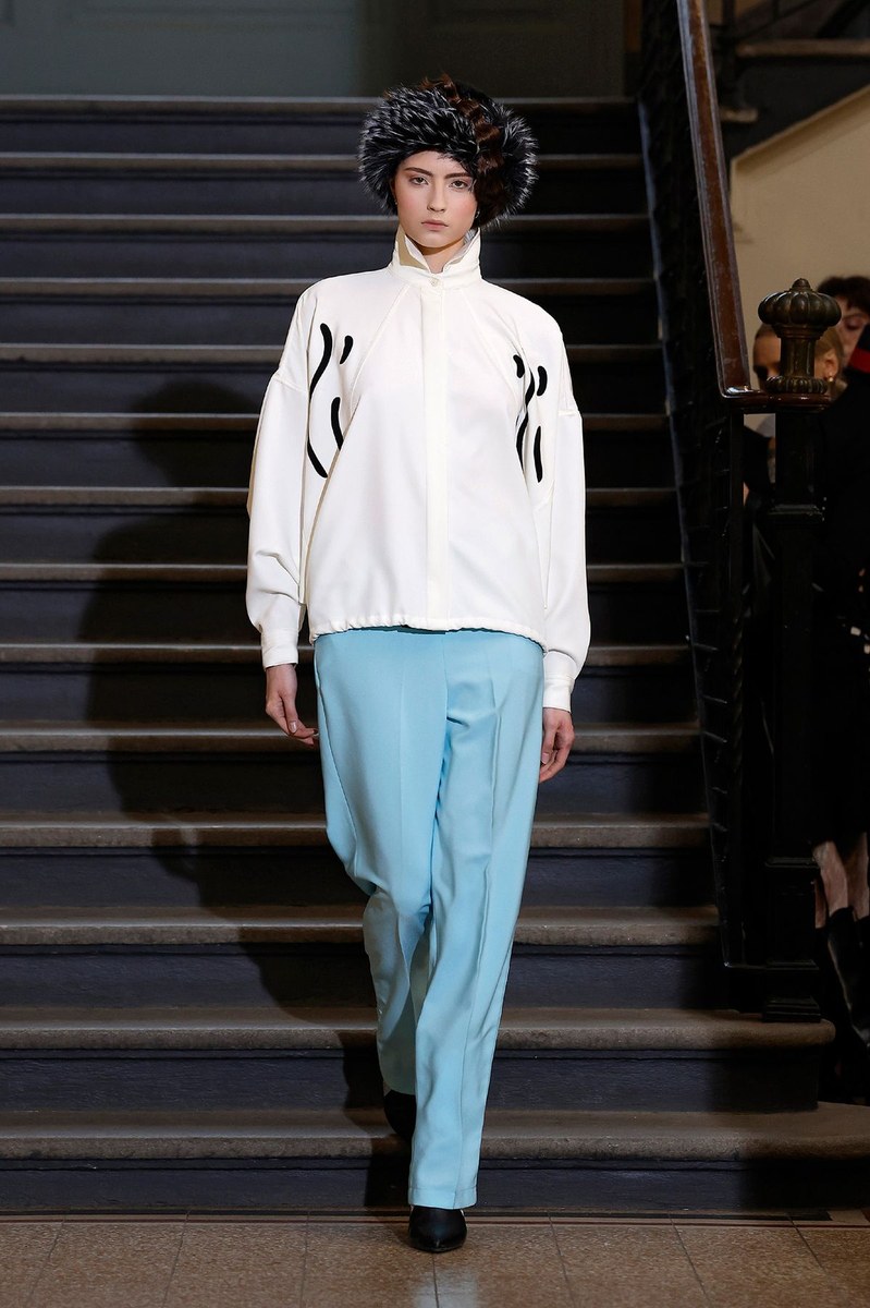 Look 10