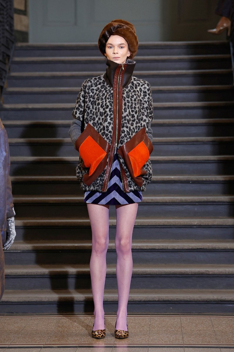 Look 15