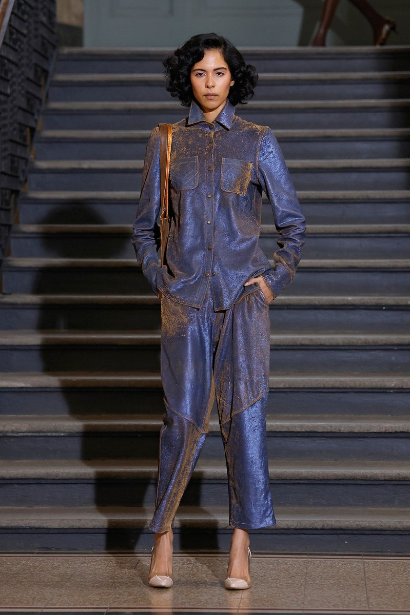 Look 16