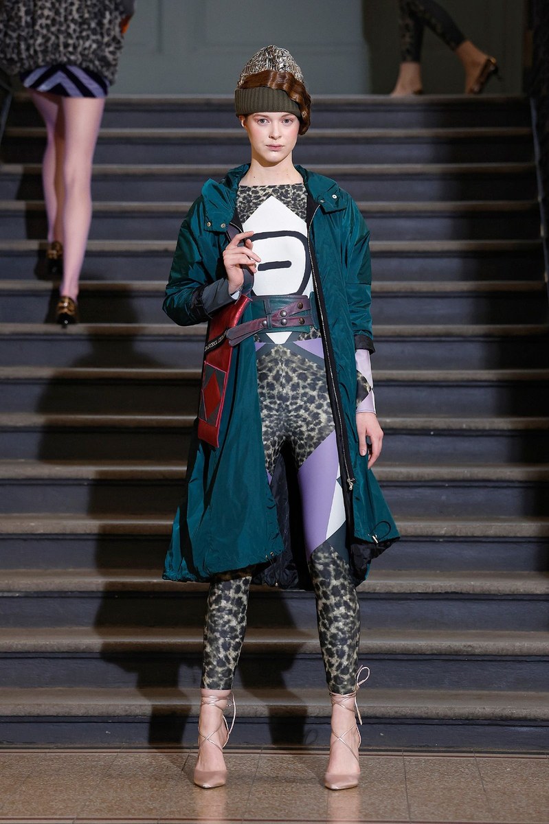 Look 18