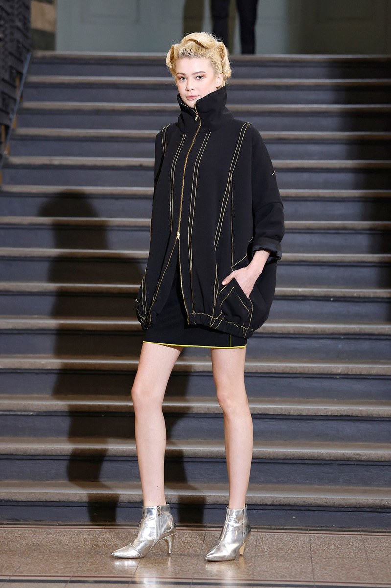 Look 28