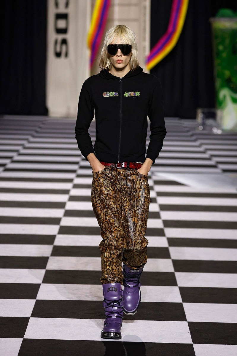 Look 10
